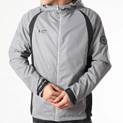 Offres ❤️ Ensemble De Survetement Queens Gris Noir Réfléchissant de Comme Des Loups 😉 13 Offres ❤️ Ensemble De Survetement Queens Gris Noir Réfléchissant de Comme Des Loups 😉 -Comme Des Loups Soldes comme des loups 250625 QUEENS REFLECTOR BLACK 20210222T152406 06