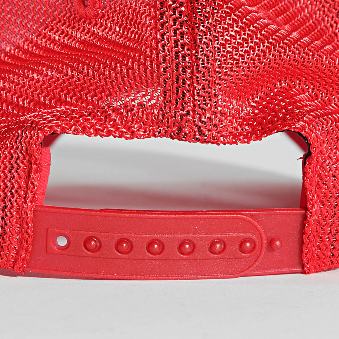 Promo ⌛ Casquette Trucker Santiago Rouge de Comme Des Loups ⭐ 5 Promo ⌛ Casquette Trucker Santiago Rouge de Comme Des Loups ⭐ – Image 3