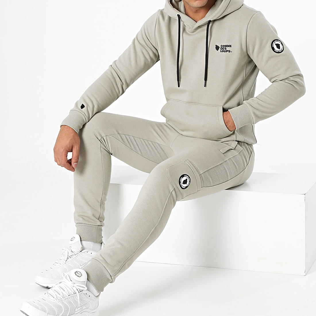 Meilleure affaire ✔️ Ensemble De Survêtement Manhattan Taupe Clair de Comme Des Loups ✔️ 3 Meilleure affaire ✔️ Ensemble De Survêtement Manhattan Taupe Clair de Comme Des Loups ✔️