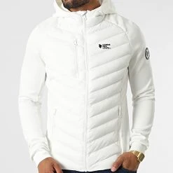 Les meilleures critiques de ✨ Doudoune Capuche Yamaha Blanc de Comme Des Loups ✨ -Comme Des Loups Soldes comme des loups 330460 YAMAHA VESTE WHITE 20220803T151343 03