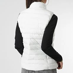 Nouveau 🥰 Doudoune Sans Manches Chauffante Femme Paris Blanc de Comme Des Loups 😀 -Comme Des Loups Soldes comme des loups 333148 PARIS WHITE 20221118T160020 04