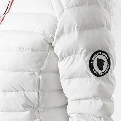 Top 10 💯 Doudoune Capuche Réversible Femme Québec Blanc Noir de Comme Des Loups 🎁 -Comme Des Loups Soldes comme des loups 336209 QUEBEC BLANC NOIR 20221010T152144 05