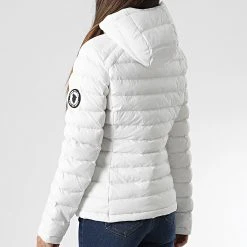 Top 10 💯 Doudoune Capuche Réversible Femme Québec Blanc Noir de Comme Des Loups 🎁 -Comme Des Loups Soldes comme des loups 336209 QUEBEC BLANC NOIR 20221010T152146 06