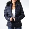 Promo 👍 Doudoune Capuche Fourrure Chauffante Femme Victoria Bleu Marine Noir de Comme Des Loups ⭐ -Comme Des Loups Soldes comme des loups 339127 VICTORIA NAVY FOUR BLACK 20221024T141711 01