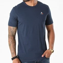Bon marché 👏 Tee 🥰 Shirt Essential N3 2120200 Bleu Marine de Le Coq Sportif ❤️ -Comme Des Loups Soldes le coq sportif 268456 2120200 20210607T121457 03