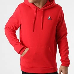 Grosses soldes 👍 Sweat Capuche Essential N1 2210365 Rouge de Le Coq Sportif 🎉 -Comme Des Loups Soldes le coq sportif 291638 2210365 20211118T160440 03