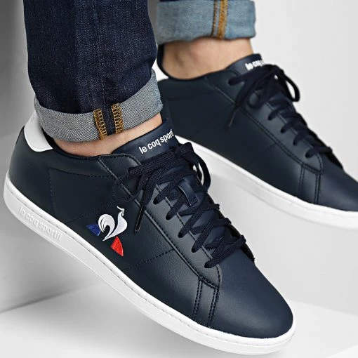 Top 10 🎁 Baskets CourtSet 2121225 ✨ Dress Blues Optical White de Le Coq Sportif ⌛ -Comme Des Loups Soldes le coq sportif 293746 2121225 20211203T163049 01