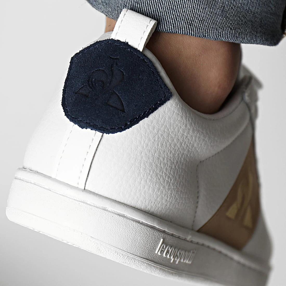 Tout neuf ⌛ Baskets Courtclassic BBR Premium 2210105 Optical White Tan de Le Coq Sportif ✔️ 6 Tout neuf ⌛ Baskets Courtclassic BBR Premium 2210105 Optical White Tan de Le Coq Sportif ✔️ – Image 4