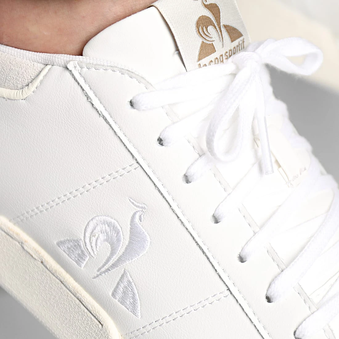 De gros ❤️ Baskets Stadium 2210240 Optical White de Le Coq Sportif 💯 4 De gros ❤️ Baskets Stadium 2210240 Optical White de Le Coq Sportif 💯 – Image 2