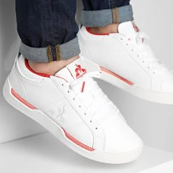 Promo ⭐ Baskets Stadium 2210242 Optical White Fiery Red de Le Coq Sportif ✨