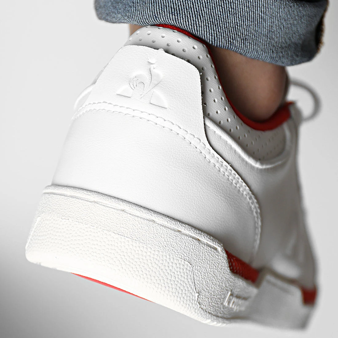 Promo ⭐ Baskets Stadium 2210242 Optical White Fiery Red de Le Coq Sportif ✨ 6 Promo ⭐ Baskets Stadium 2210242 Optical White Fiery Red de Le Coq Sportif ✨ – Image 4