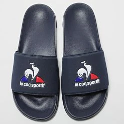 Nouveau 😍 Claquettes Slide Logo 2021280 Bleu Marine de Le Coq Sportif ✔️ -Comme Des Loups Soldes le coq sportif 316033 2021280 20220510T161417 04
