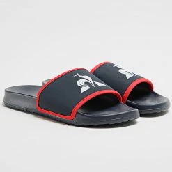 Offres 🔔 Claquettes 2210356 Bleu Marine de Le Coq Sportif 🎉