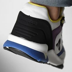 Top 10 🎉 Baskets LCS R500 Pop 2210663 Optical White Black de Le Coq Sportif 🔥 -Comme Des Loups Soldes le coq sportif 318372 2210663 20220509T160222 04