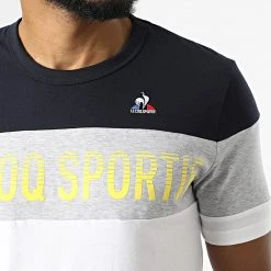 Les meilleures critiques de ⌛ Tee 👍 Shirt 2220295 Blanc Bleu Marine de Le Coq Sportif ⌛ 7 Les meilleures critiques de ⌛ Tee 👍 Shirt 2220295 Blanc Bleu Marine de Le Coq Sportif ⌛ -Comme Des Loups Soldes le coq sportif 323726 2220295 20220620T161346 02