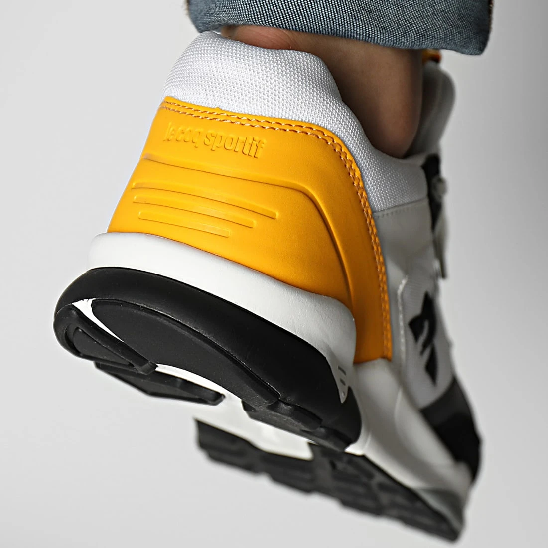 Vente flash 🌟 Baskets LCS R500 Sport 2220205 Optical White Citrus de Le Coq Sportif ⌛ 6 Vente flash 🌟 Baskets LCS R500 Sport 2220205 Optical White Citrus de Le Coq Sportif ⌛ – Image 4