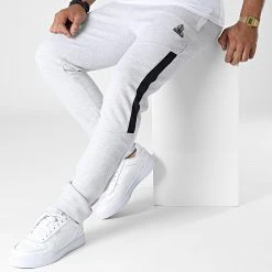 Offres ✨ Pantalon Jogging Tech 2210472 Gris Chiné de Le Coq Sportif 🌟 -Comme Des Loups Soldes le coq sportif 326699 2210472 20220706T160706 03