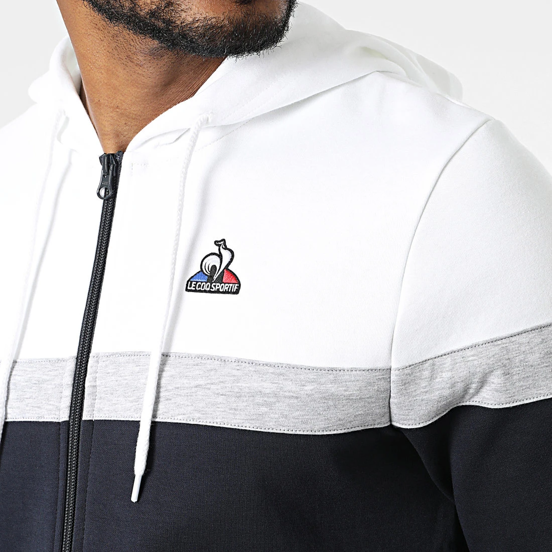 Le moins cher 🤩 Sweat Zippé Capuche 2220653 Bleu Marine Blanc de Le Coq Sportif ❤️ 4 Le moins cher 🤩 Sweat Zippé Capuche 2220653 Bleu Marine Blanc de Le Coq Sportif ❤️ – Image 2